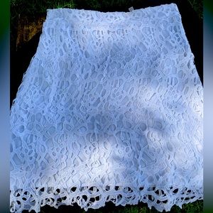 White, lace looking skirt, XL